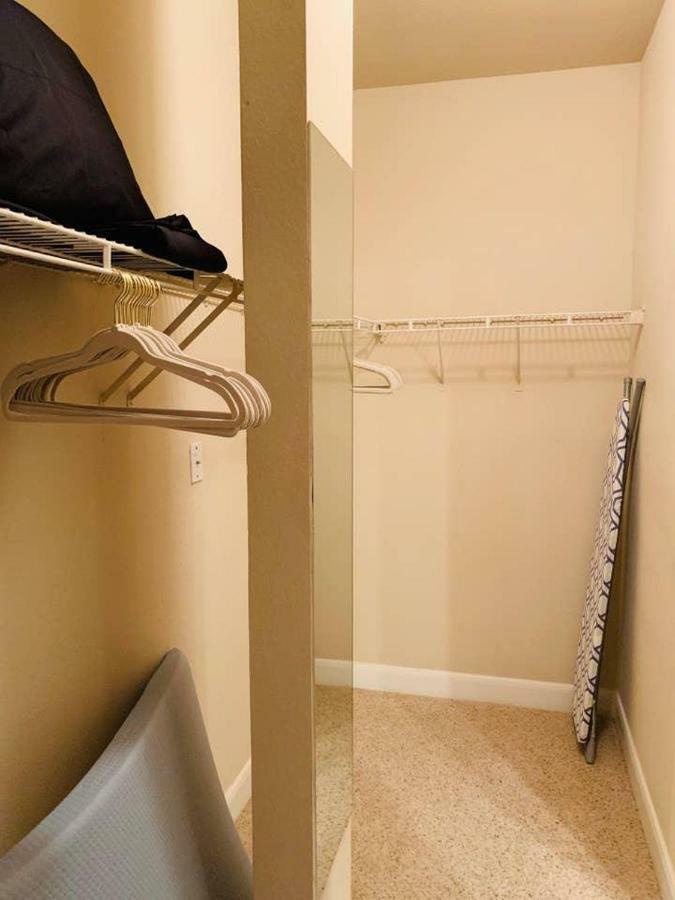 Cozy Home Near Med Center, Nrg, Galleria & Dtown Houston Exterior photo